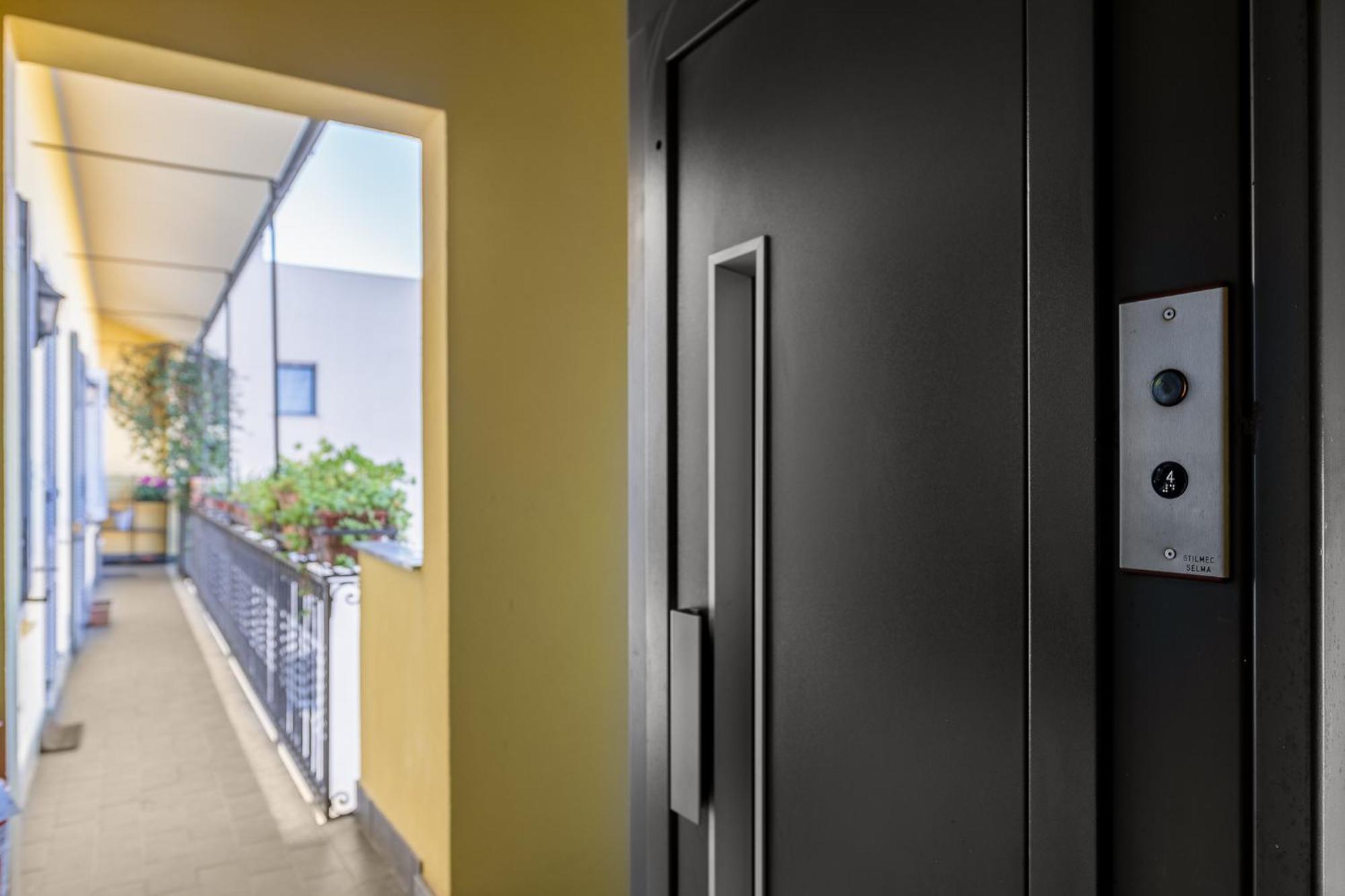 Bright Loft - Free Private Parking Leilighet Milano Eksteriør bilde